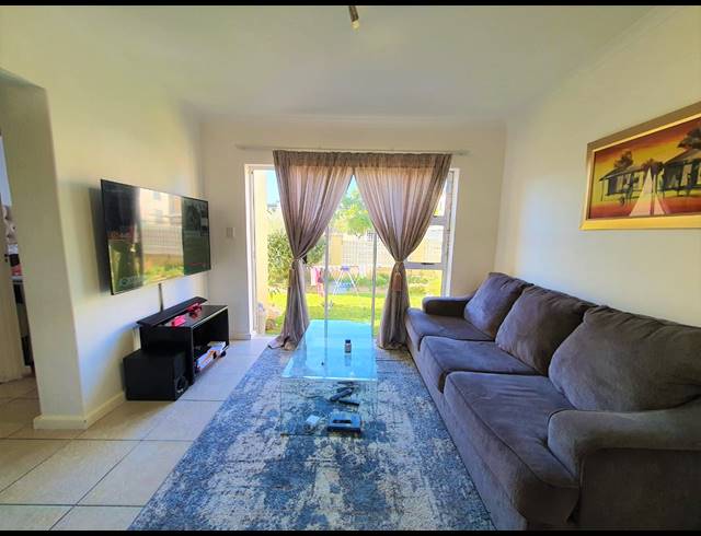 2 BEDROOM APARTMENT FOR SALE IN BURGUNDY ESTATE